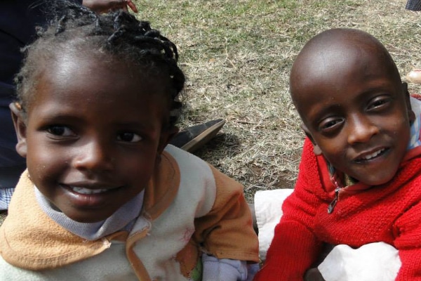600x400 little kids
