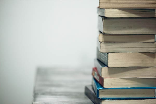 600x400 books