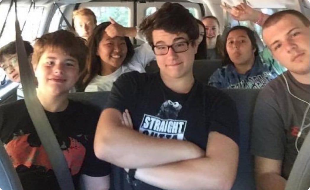 img-student-2 img-student-2